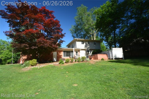 Photo of 615 Willard Avenue, Rochester Hills City, MI 48307 (MLS # 20261038319)