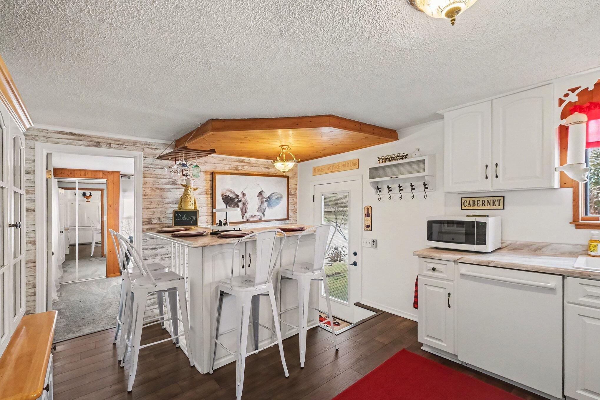 4295 Indian Lakes Road NE