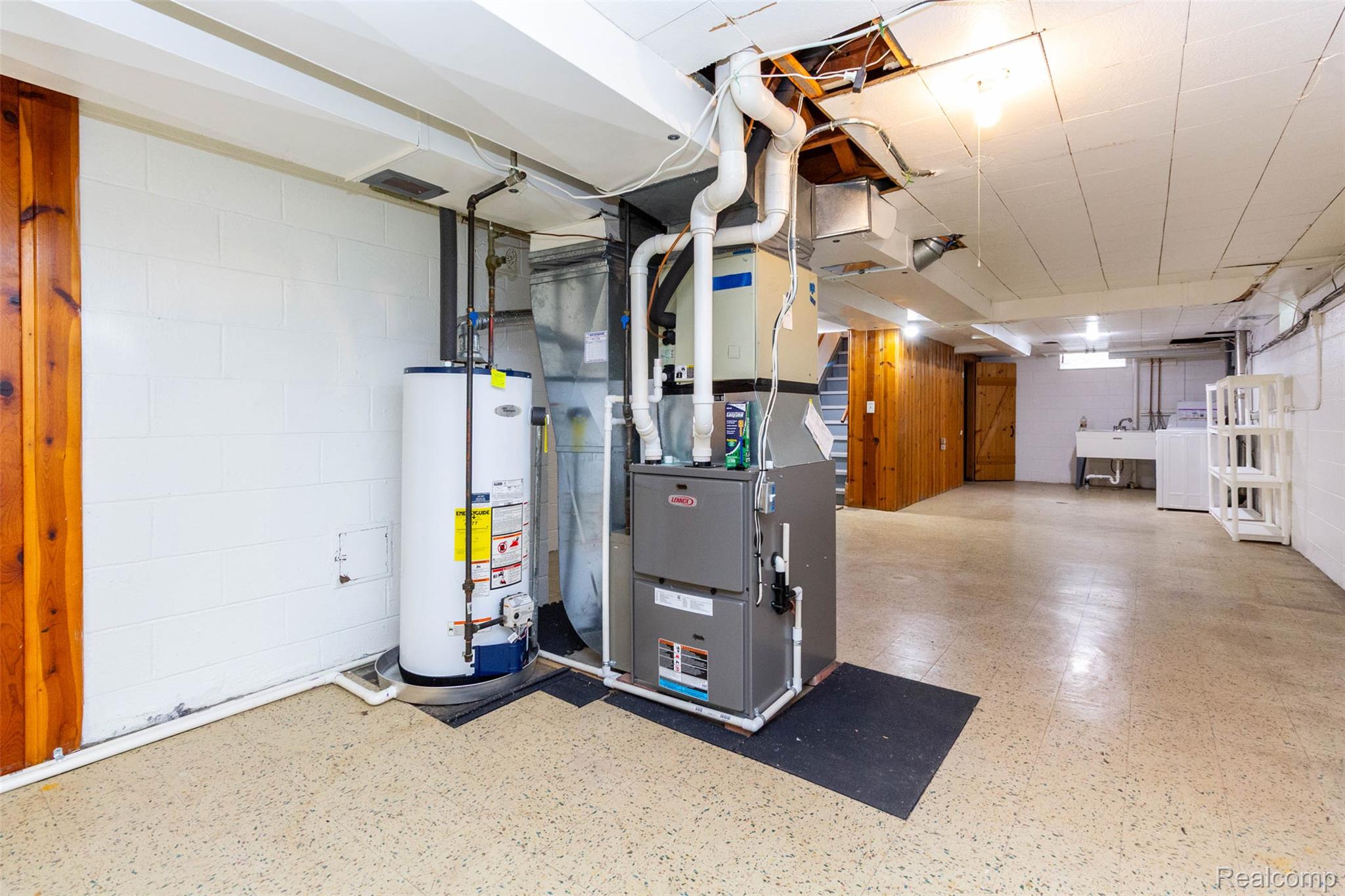 Grosse Pointe Woods City, Michigan 48236, United States, 3 Bedrooms Bedrooms, ,3 BathroomsBathrooms,Residential,Active,135849