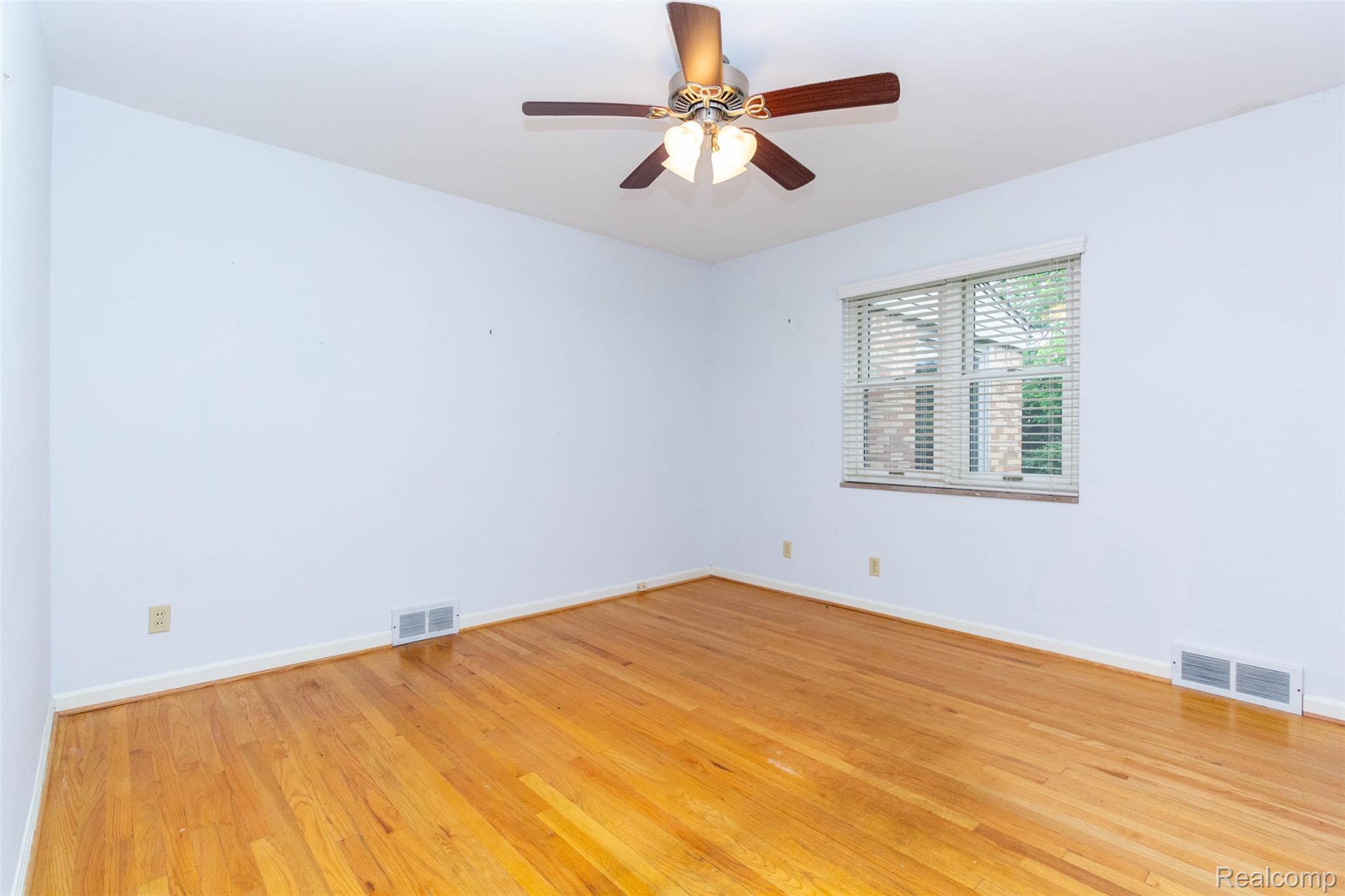 Grosse Pointe Woods City, Michigan 48236, United States, 3 Bedrooms Bedrooms, ,3 BathroomsBathrooms,Residential,Active,135849