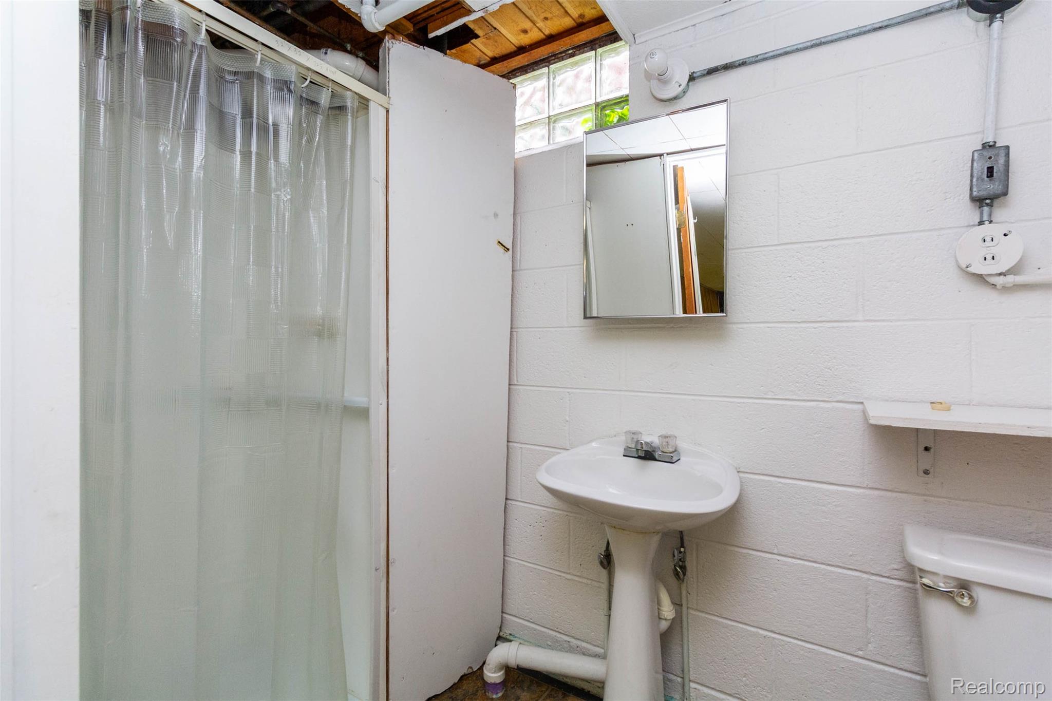 Grosse Pointe Woods City, Michigan 48236, United States, 3 Bedrooms Bedrooms, ,3 BathroomsBathrooms,Residential,Active,135849