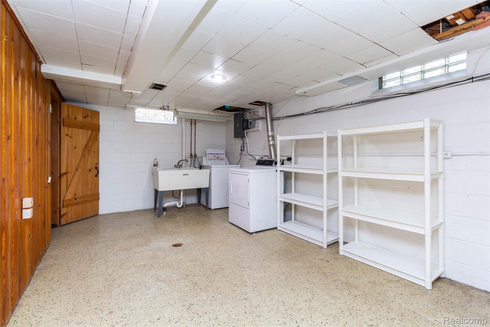 Grosse Pointe Woods City, Michigan 48236, United States, 3 Bedrooms Bedrooms, ,3 BathroomsBathrooms,Residential,Active,135849