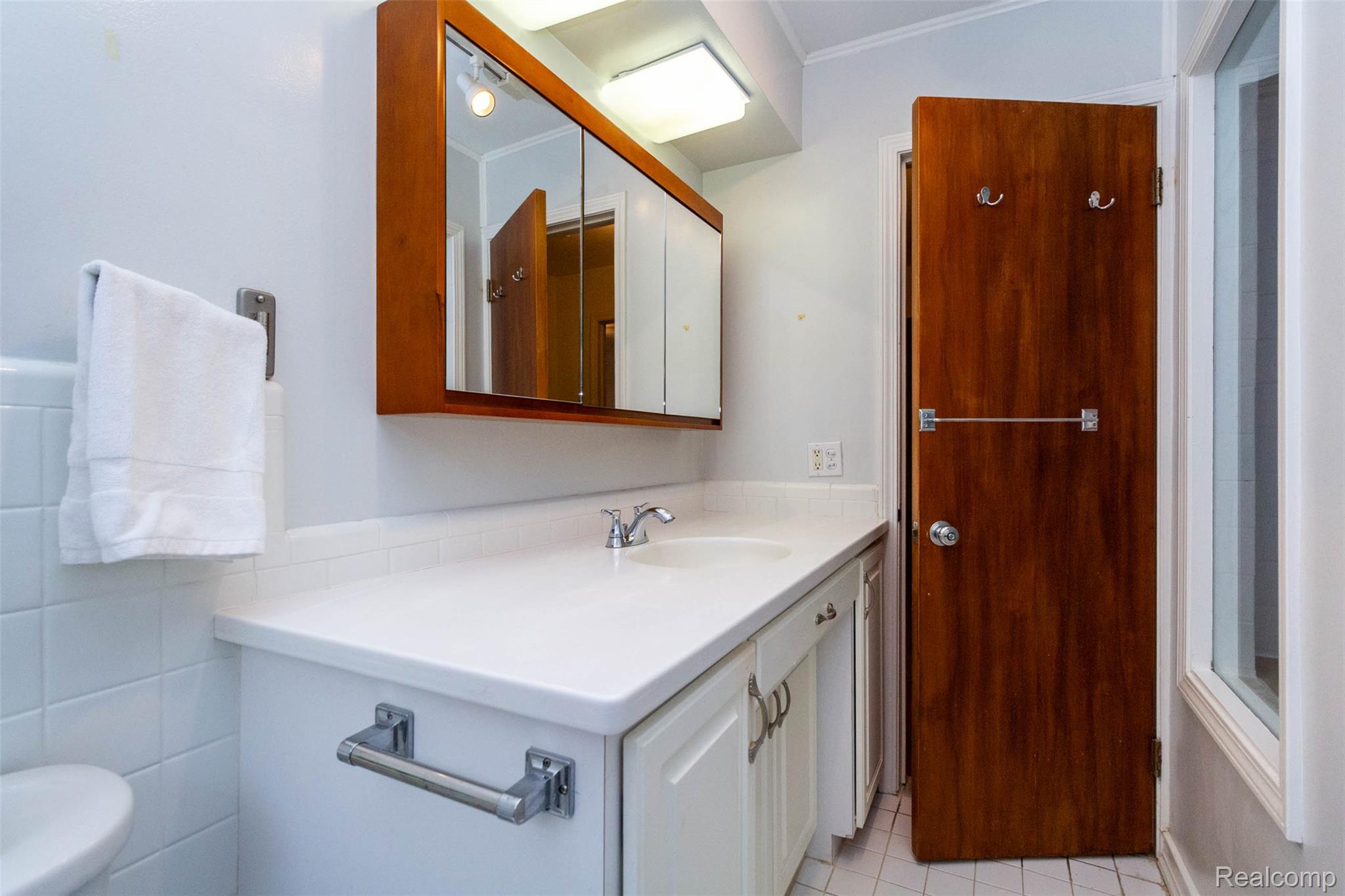 Grosse Pointe Woods City, Michigan 48236, United States, 3 Bedrooms Bedrooms, ,3 BathroomsBathrooms,Residential,Active,135849