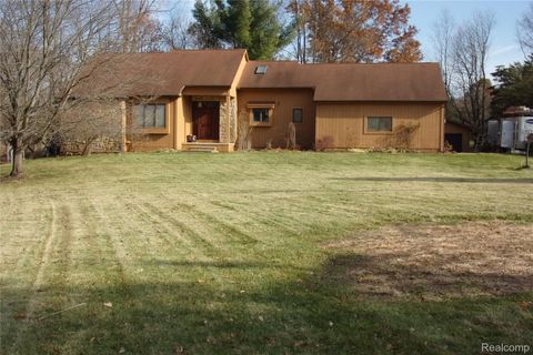 2702 Sligo Lane Brighton City MI 48114