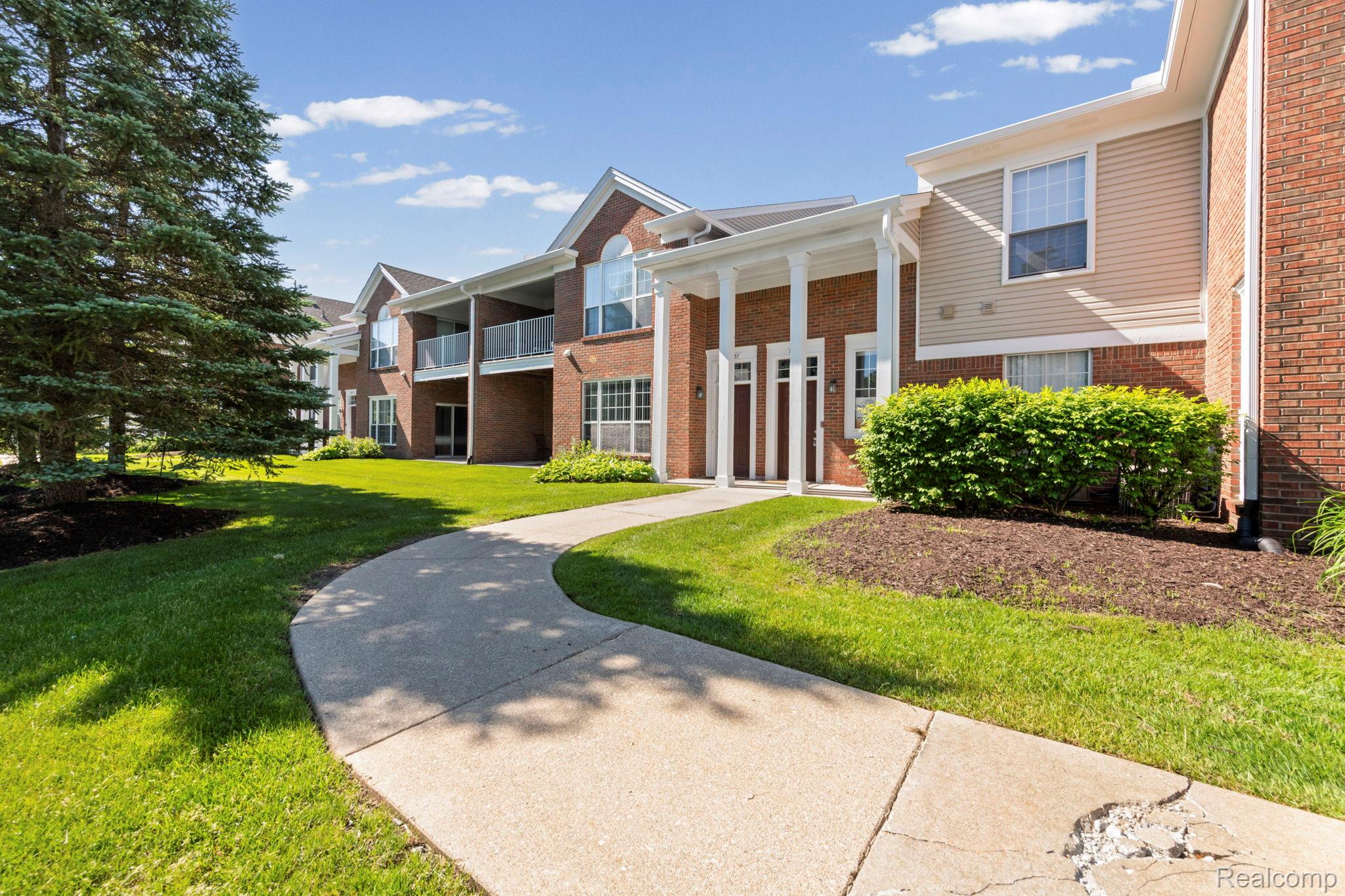 16789 Carriage Way
