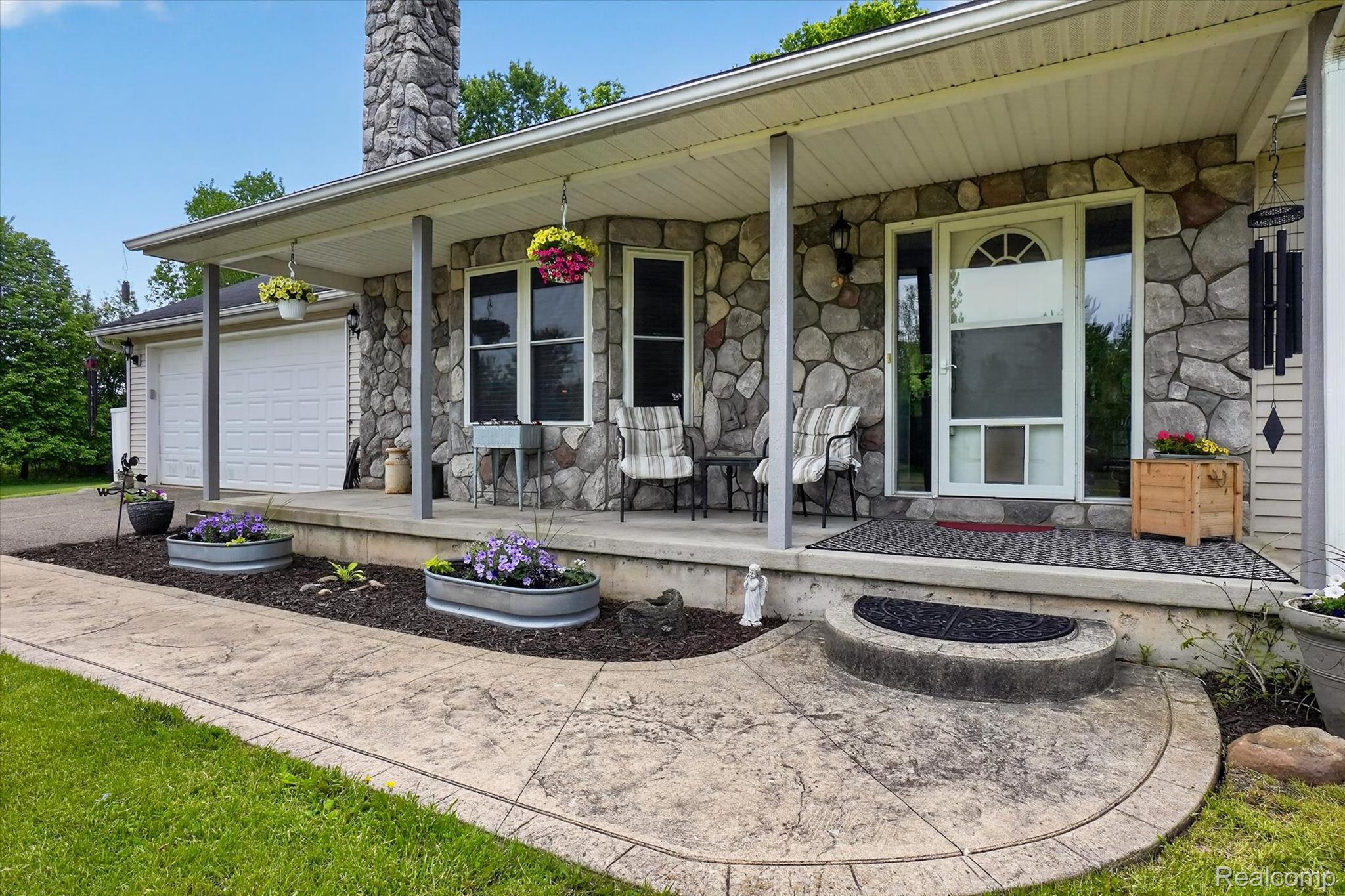 9565 Crofoot Road