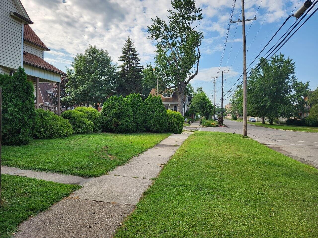 464 Elm Street