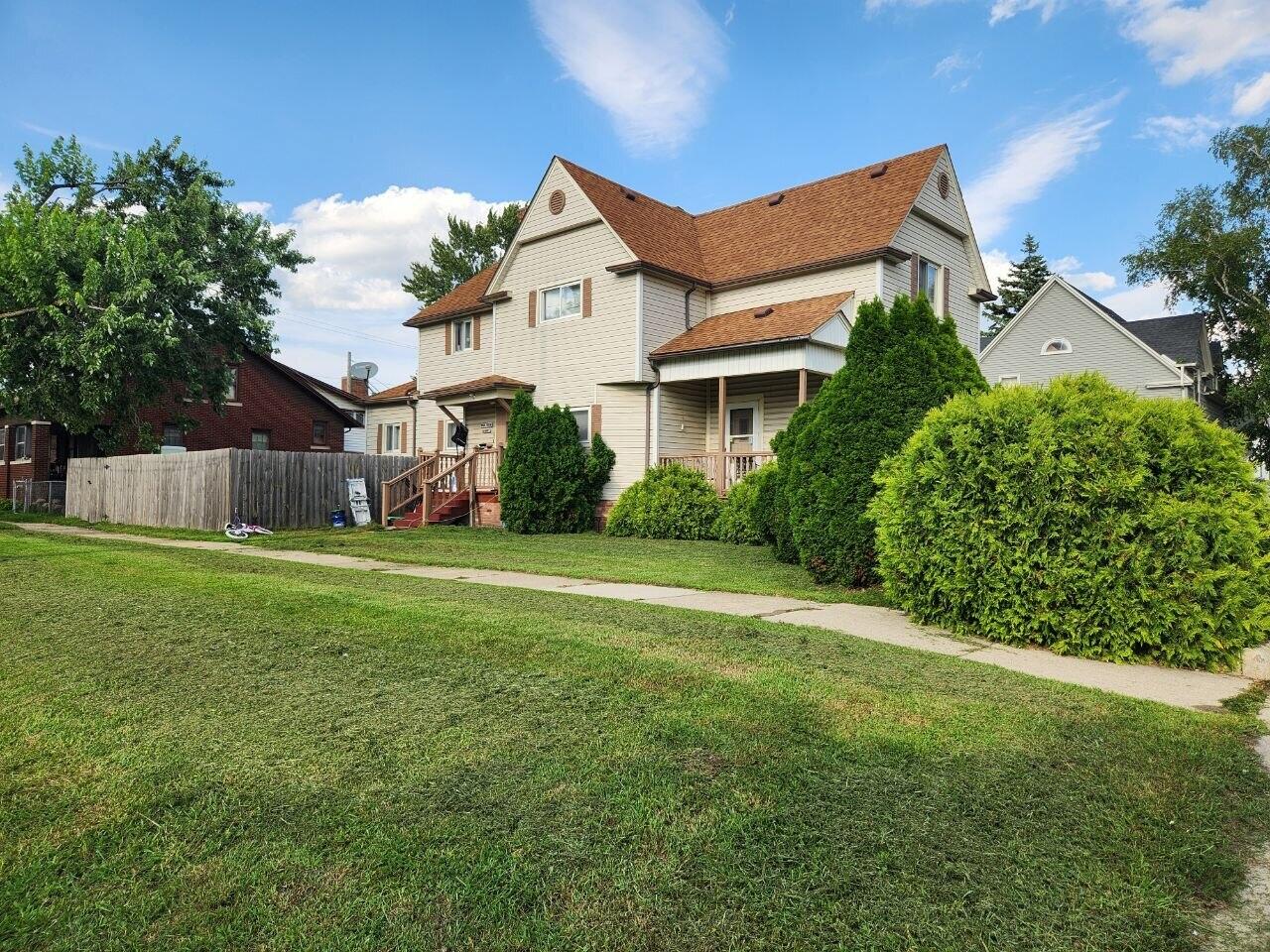 464 Elm Street