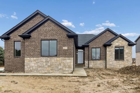 Photo of 45519 Gable Drive, Macomb Township, MI 48044 (MLS # 58050204354)