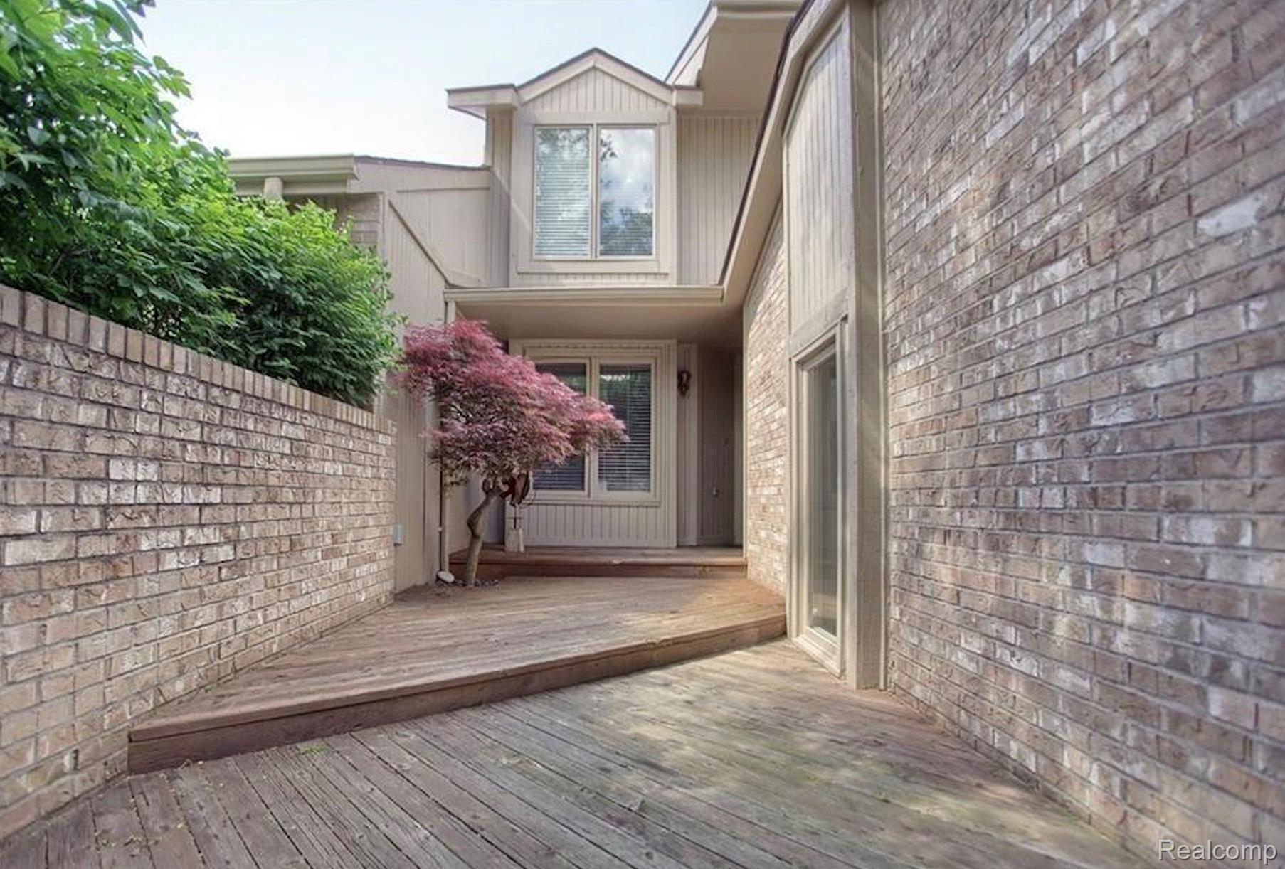 4070 Foxpointe Drive