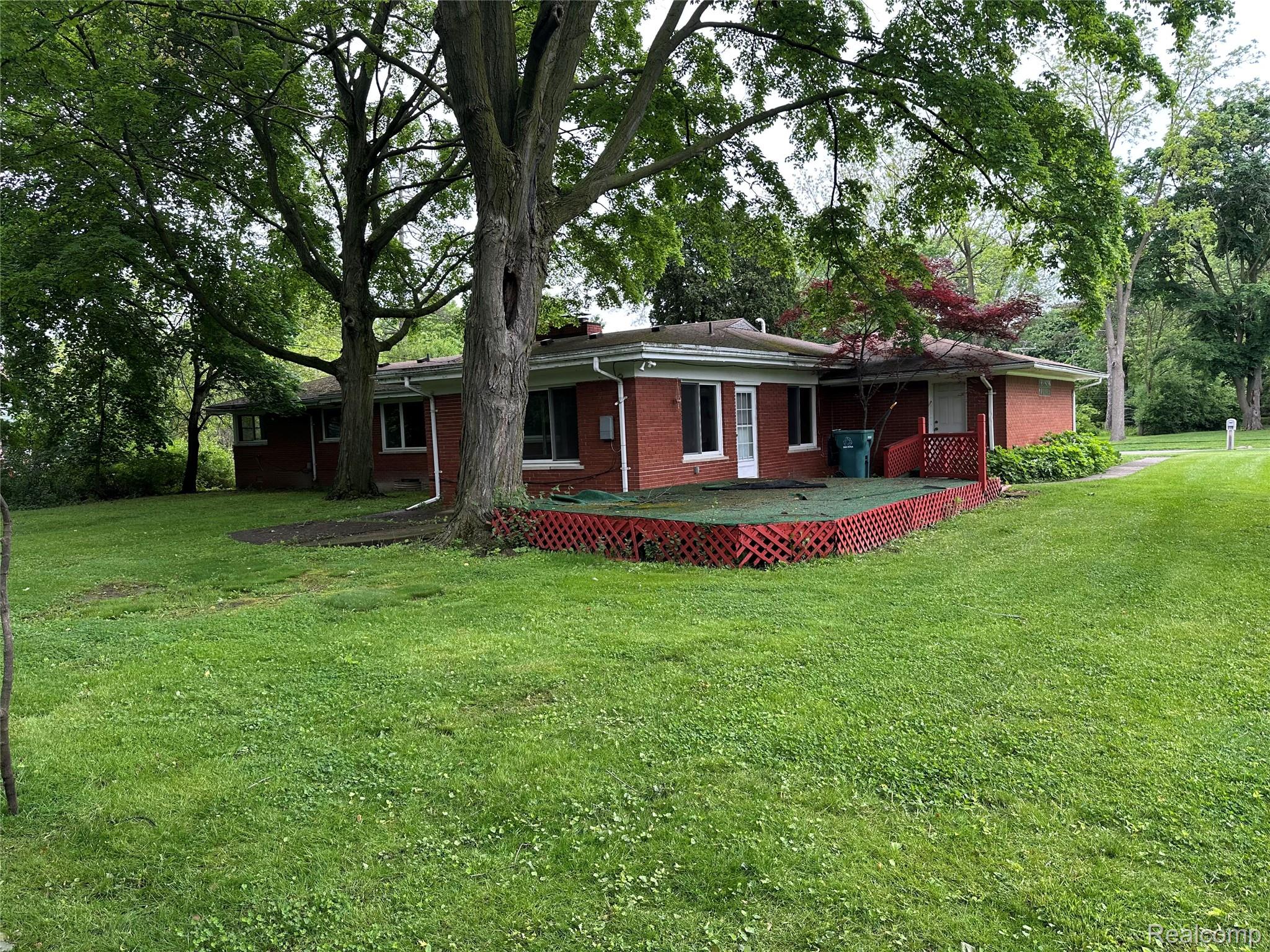 19041 Bungalow Drive