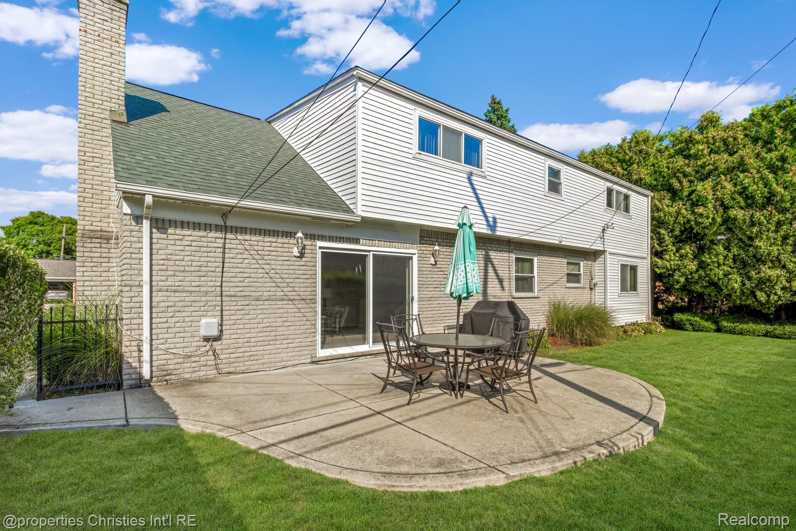 23282 N Rosedale Court