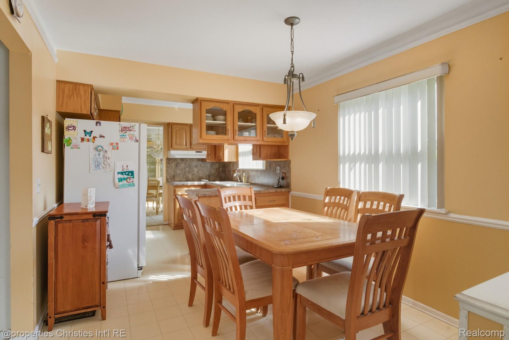 23282 N Rosedale Court