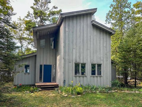 30235 Greene's Bay Drive Peaine Township MI 49782