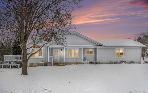 229 Aberdeen Court Flushing City MI 48433