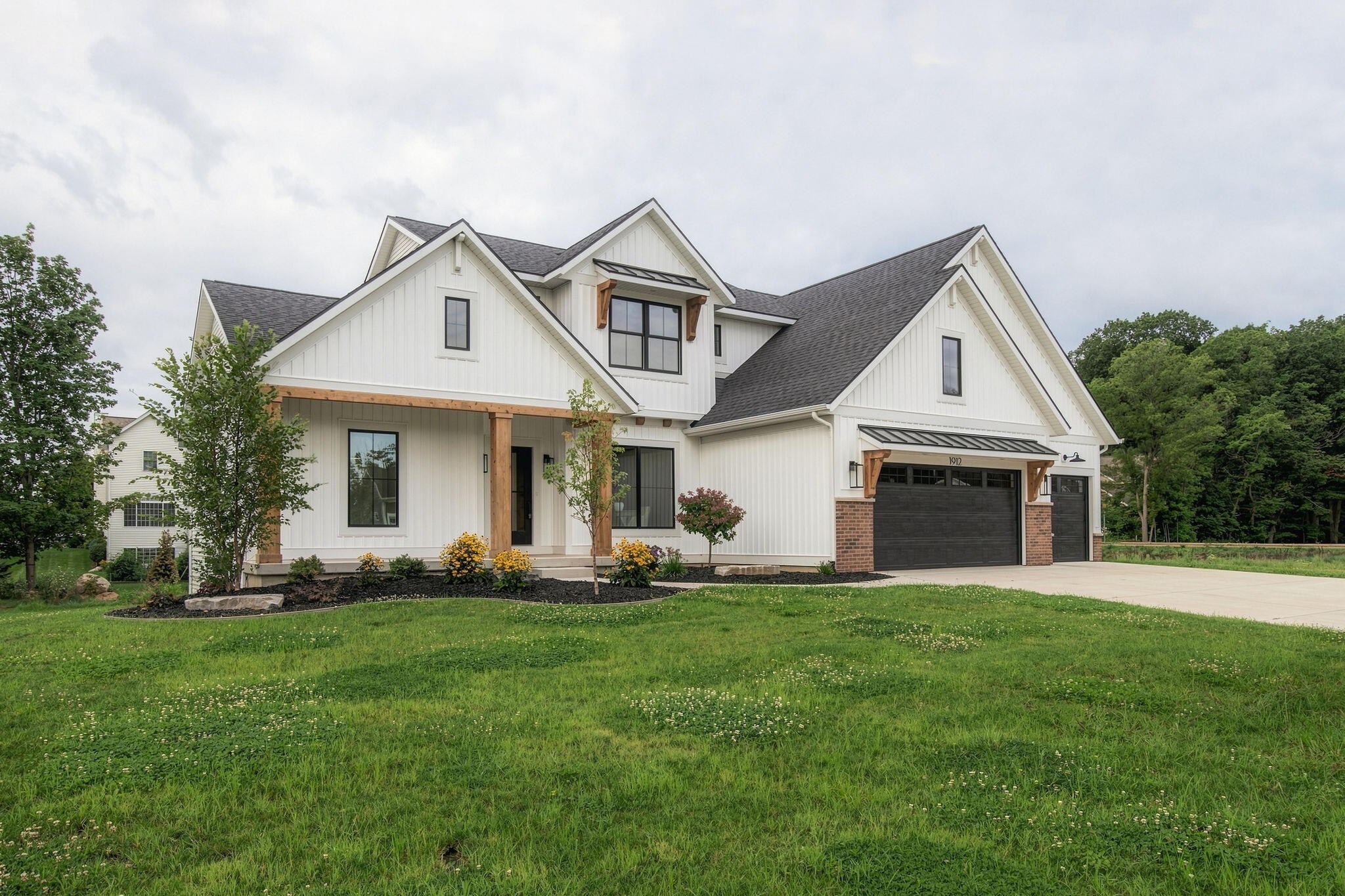 1912 Creekside Drive SW