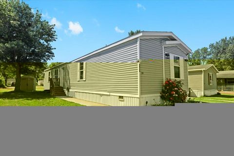 Photo of 5926 Esther St., Romulus City, MI 48174 (MLS # 20251021086)