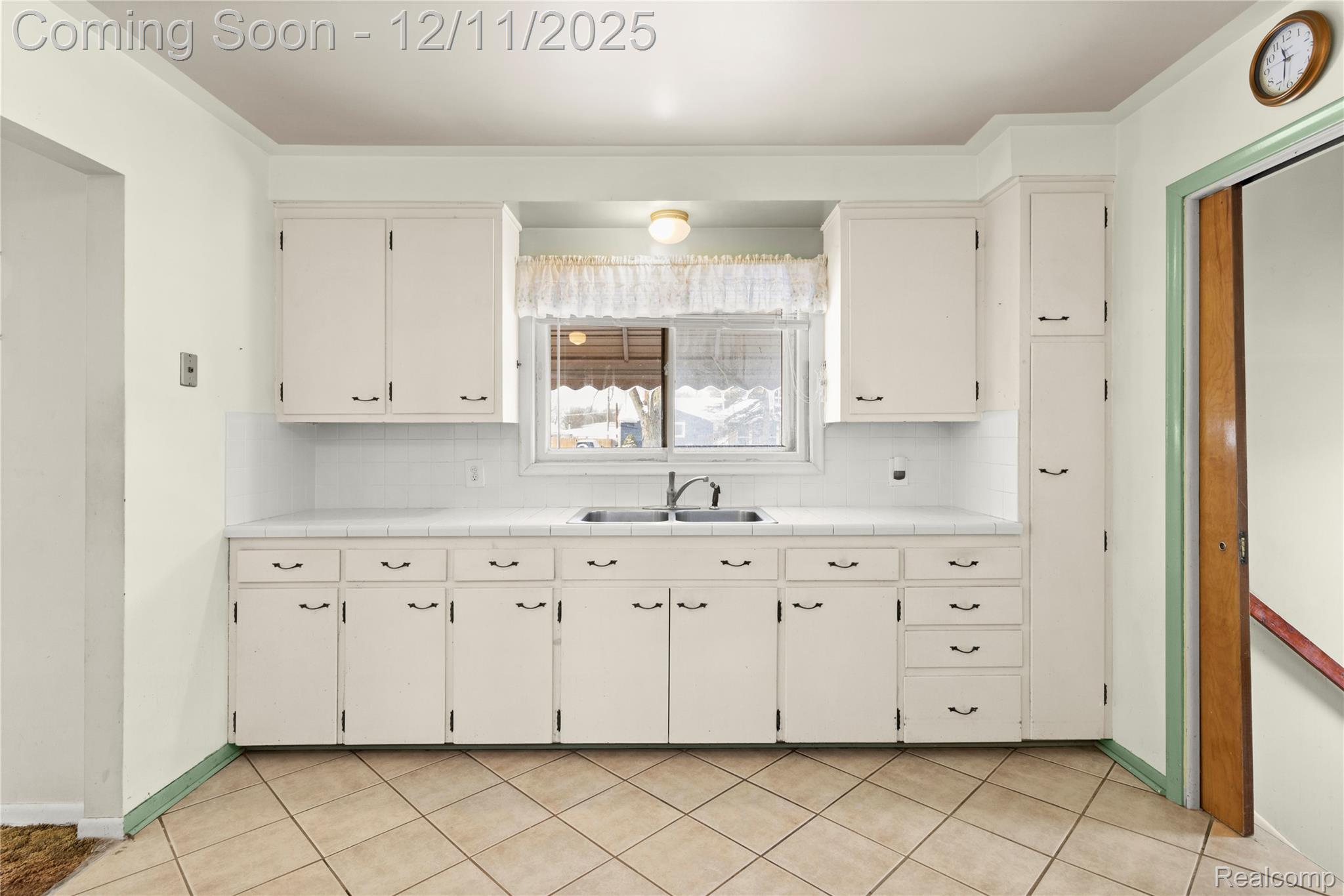 Lapeer, Michigan 48446, United States, 3 Bedrooms Bedrooms, ,2 BathroomsBathrooms,Residential,Pending,253064