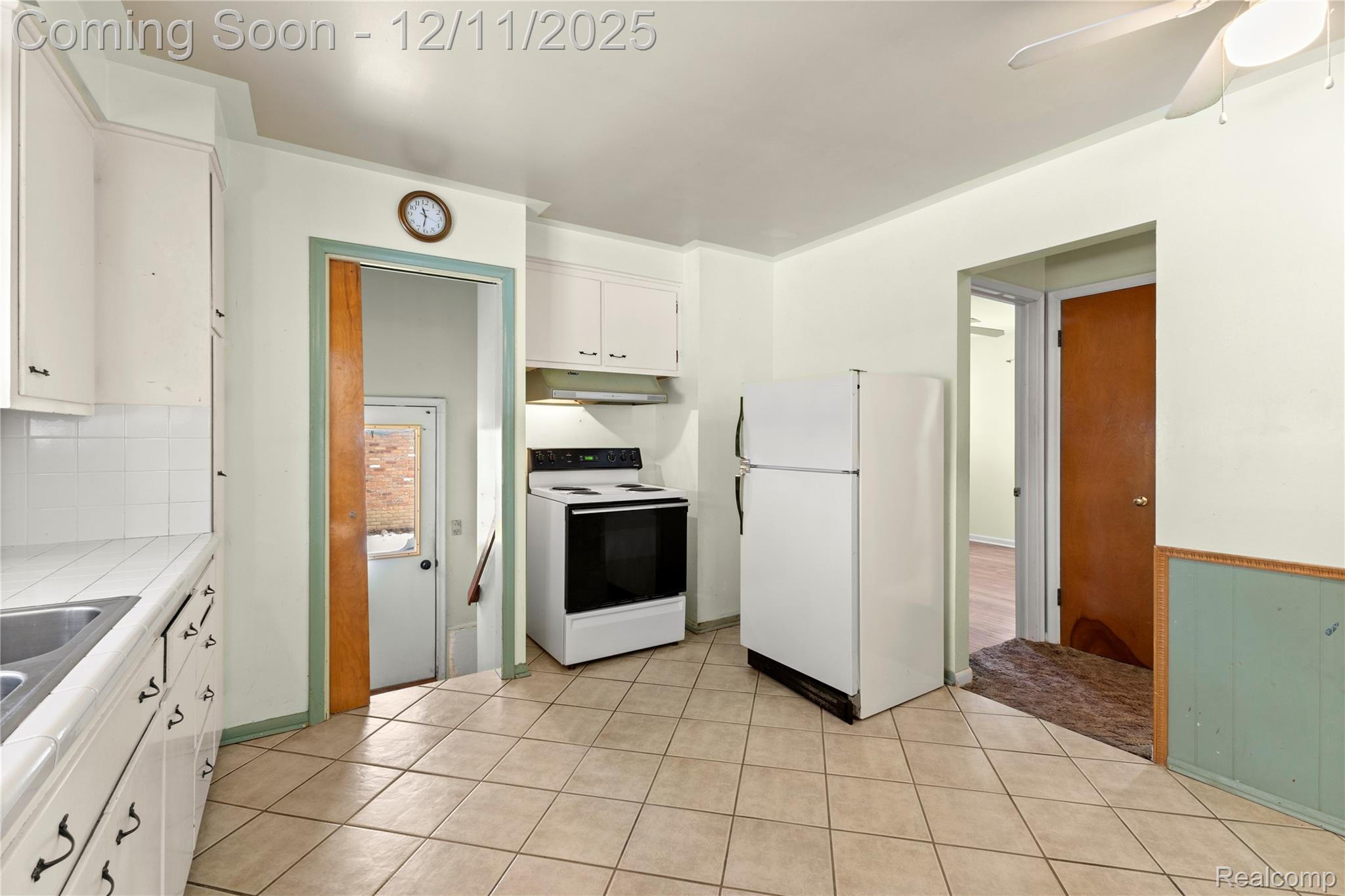 Lapeer, Michigan 48446, United States, 3 Bedrooms Bedrooms, ,2 BathroomsBathrooms,Residential,Pending,253064