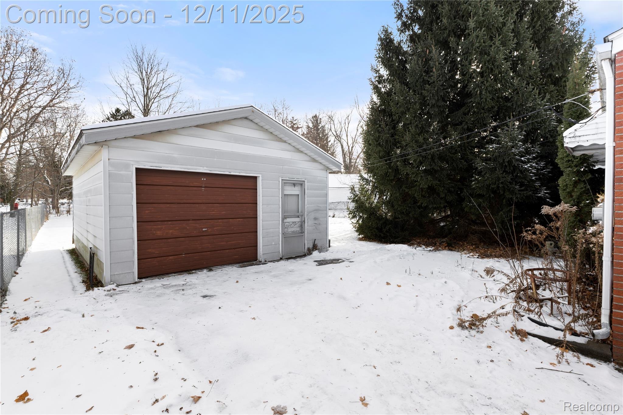 Lapeer, Michigan 48446, United States, 3 Bedrooms Bedrooms, ,2 BathroomsBathrooms,Residential,Pending,253064
