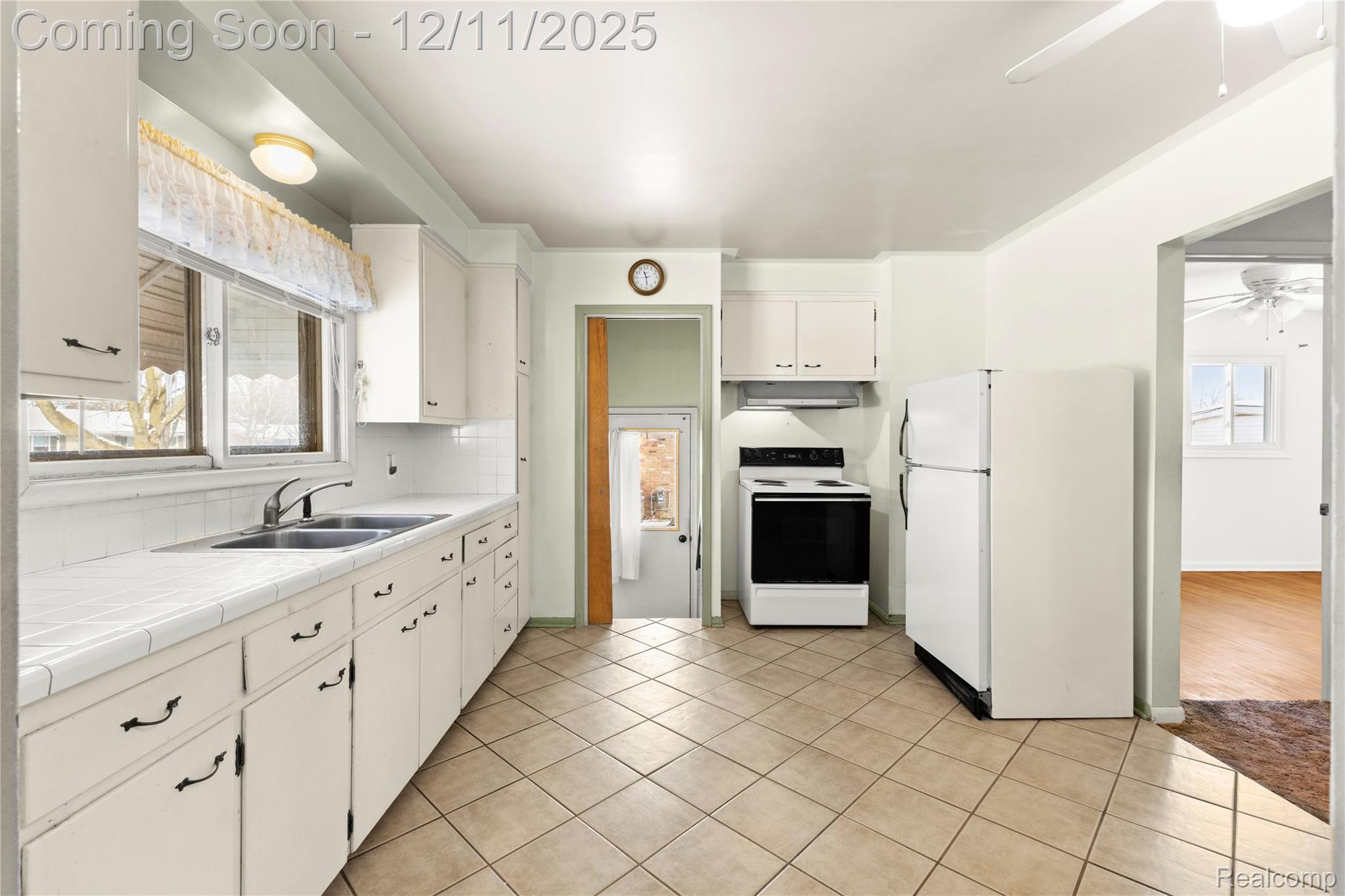 Lapeer, Michigan 48446, United States, 3 Bedrooms Bedrooms, ,2 BathroomsBathrooms,Residential,Pending,253064