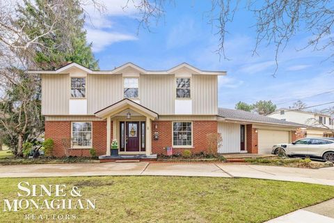 715 Pear Tree Lane Grosse Pointe Woods City MI 48236