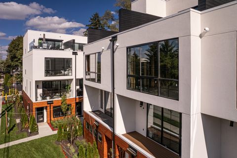A home in RoyalOakCity_Oakland
