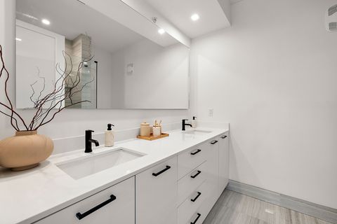 A home in RoyalOakCity_Oakland