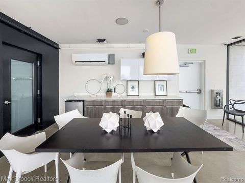 A home in RoyalOakCity_Oakland