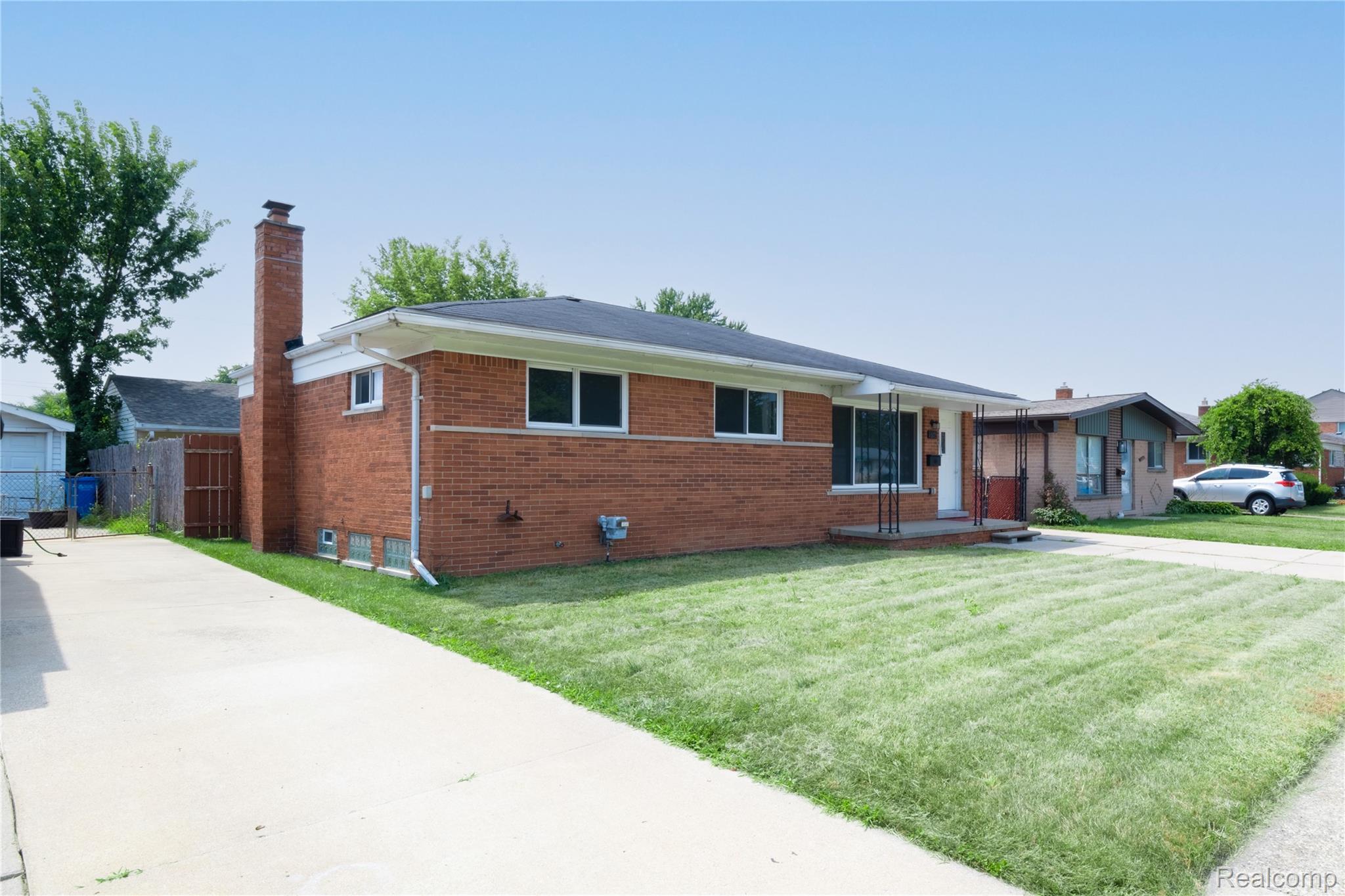 1575 W 13 Mile Road