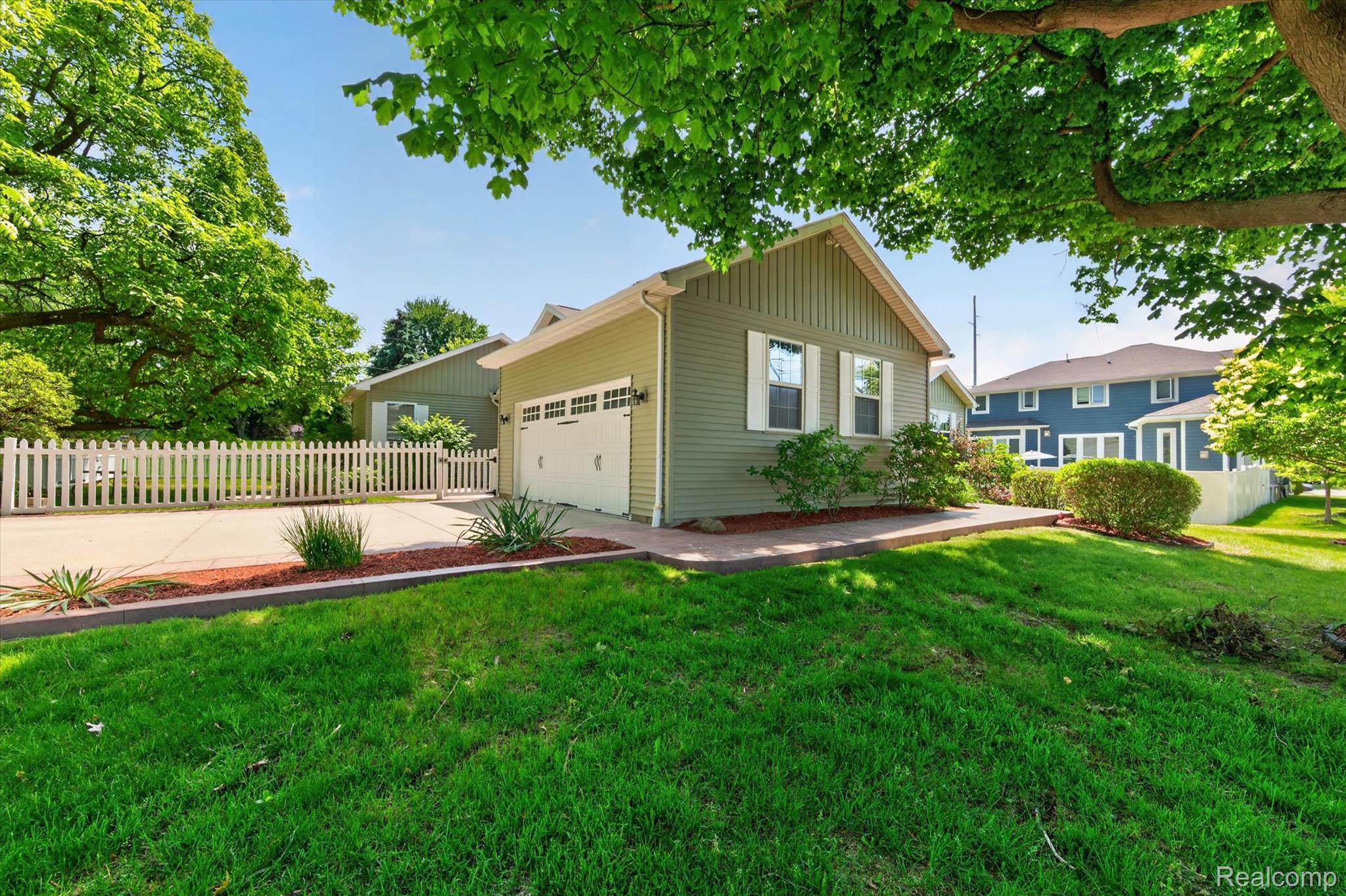 1259 Burgoyne Boulevard