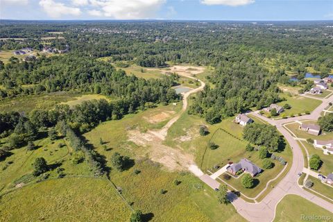 44 VL Youness Grand Blanc Charter Township MI 44839