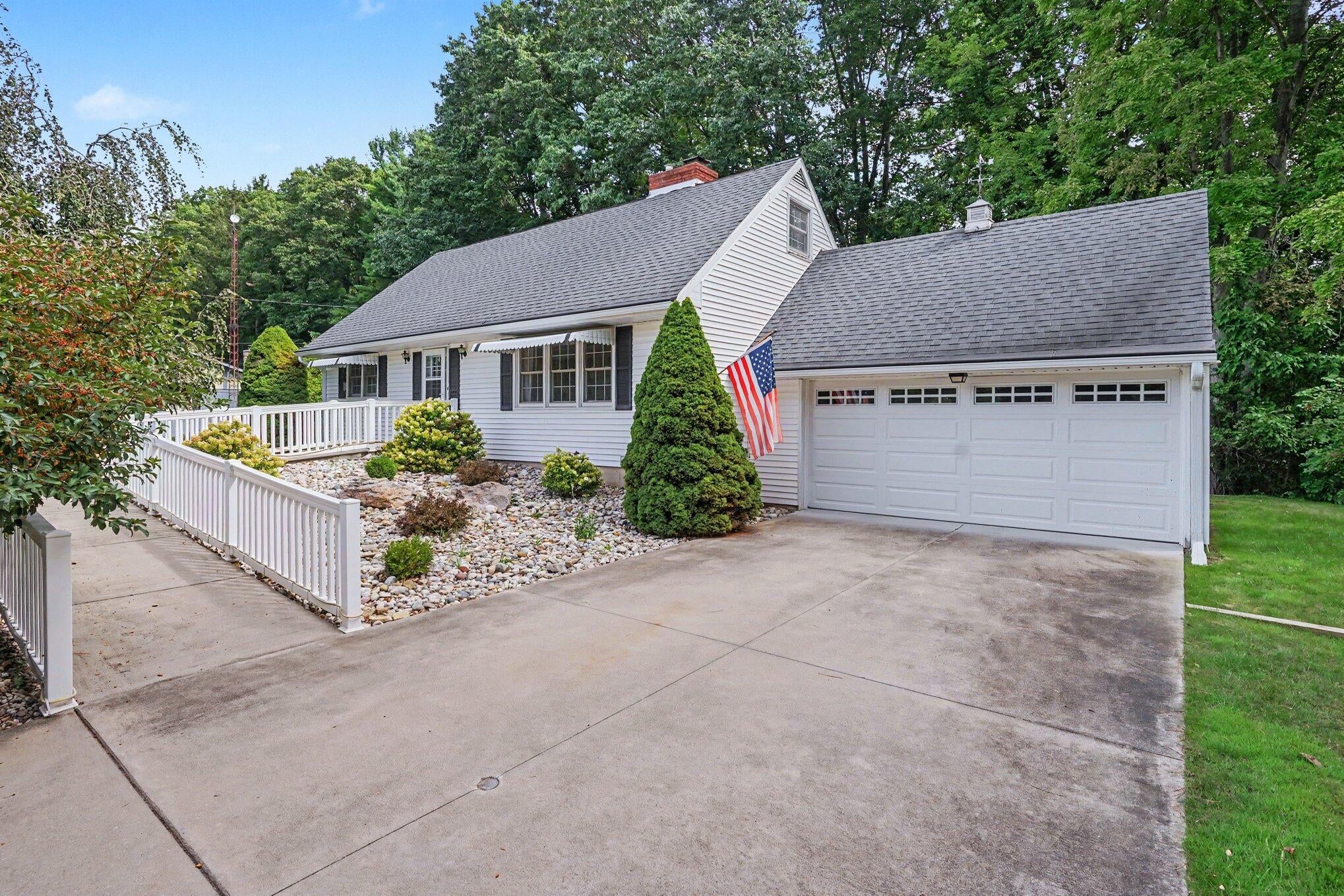 926 Clubview Drive