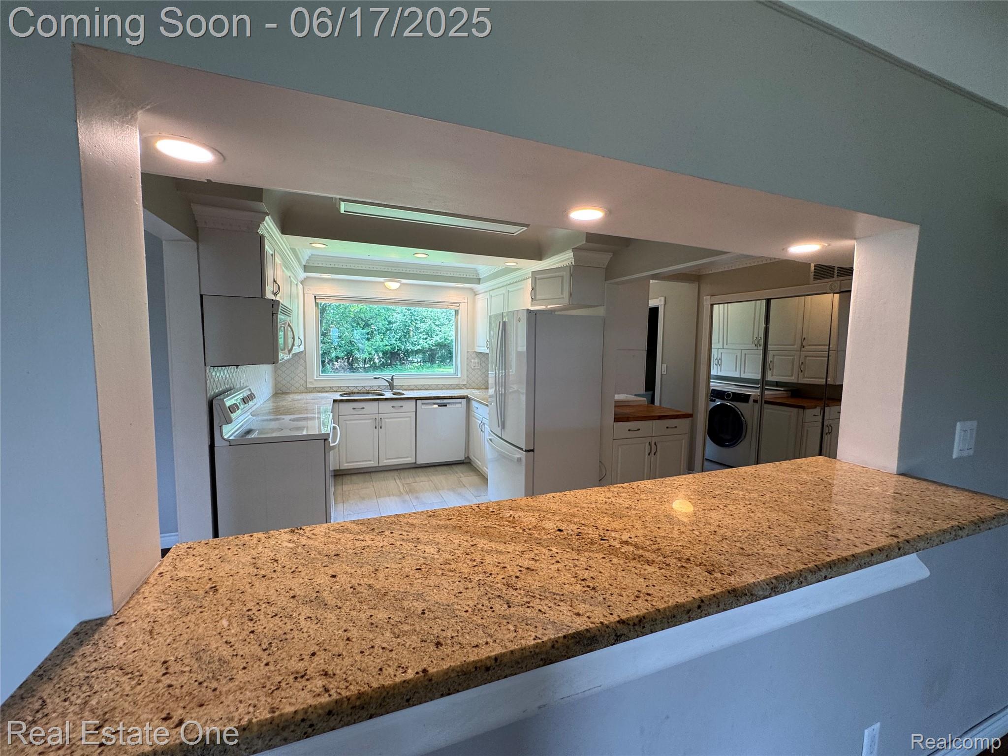 3340 CHICKERING LANE
