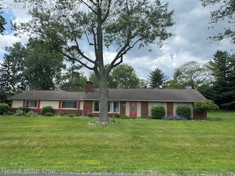 3340 CHICKERING LANE Bloomfield Charter Township MI 48302