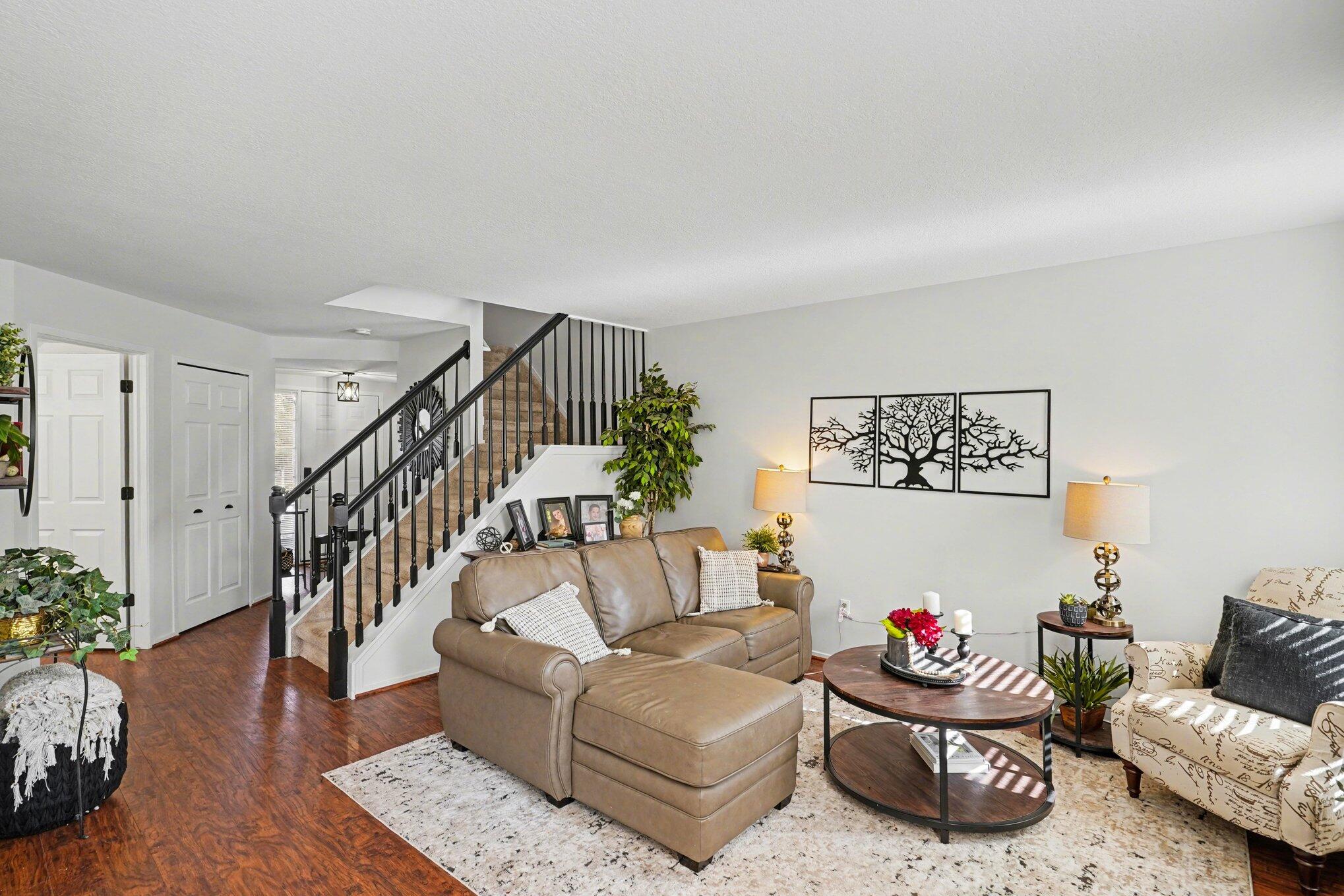 4404 Willow View Court