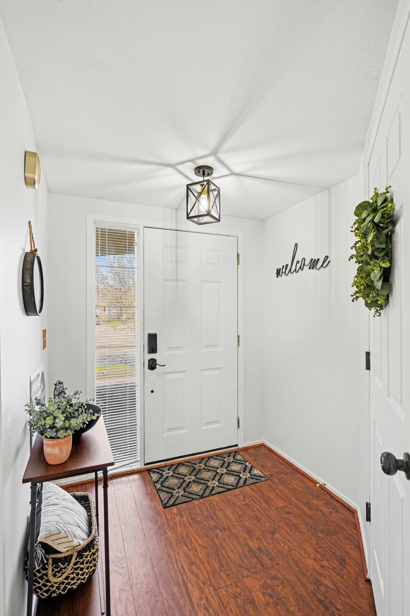 4404 Willow View Court