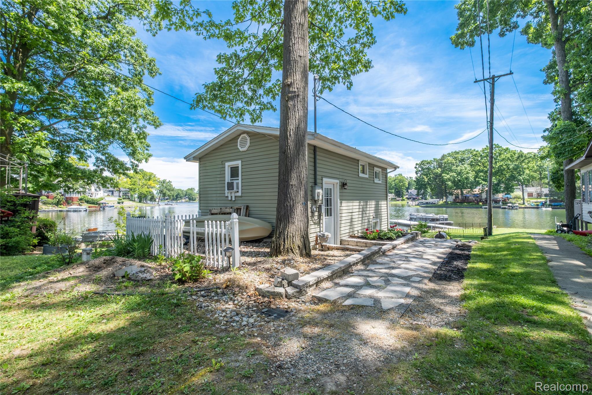 16161.5 Knobhill Drive
