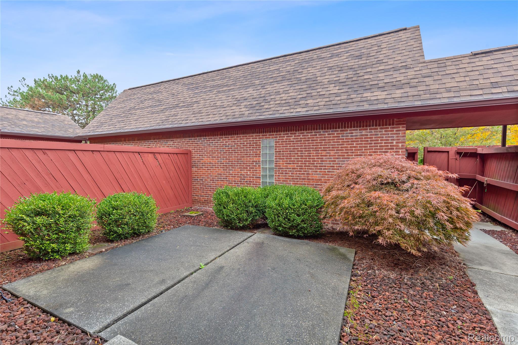 42216 Lochmoor Street