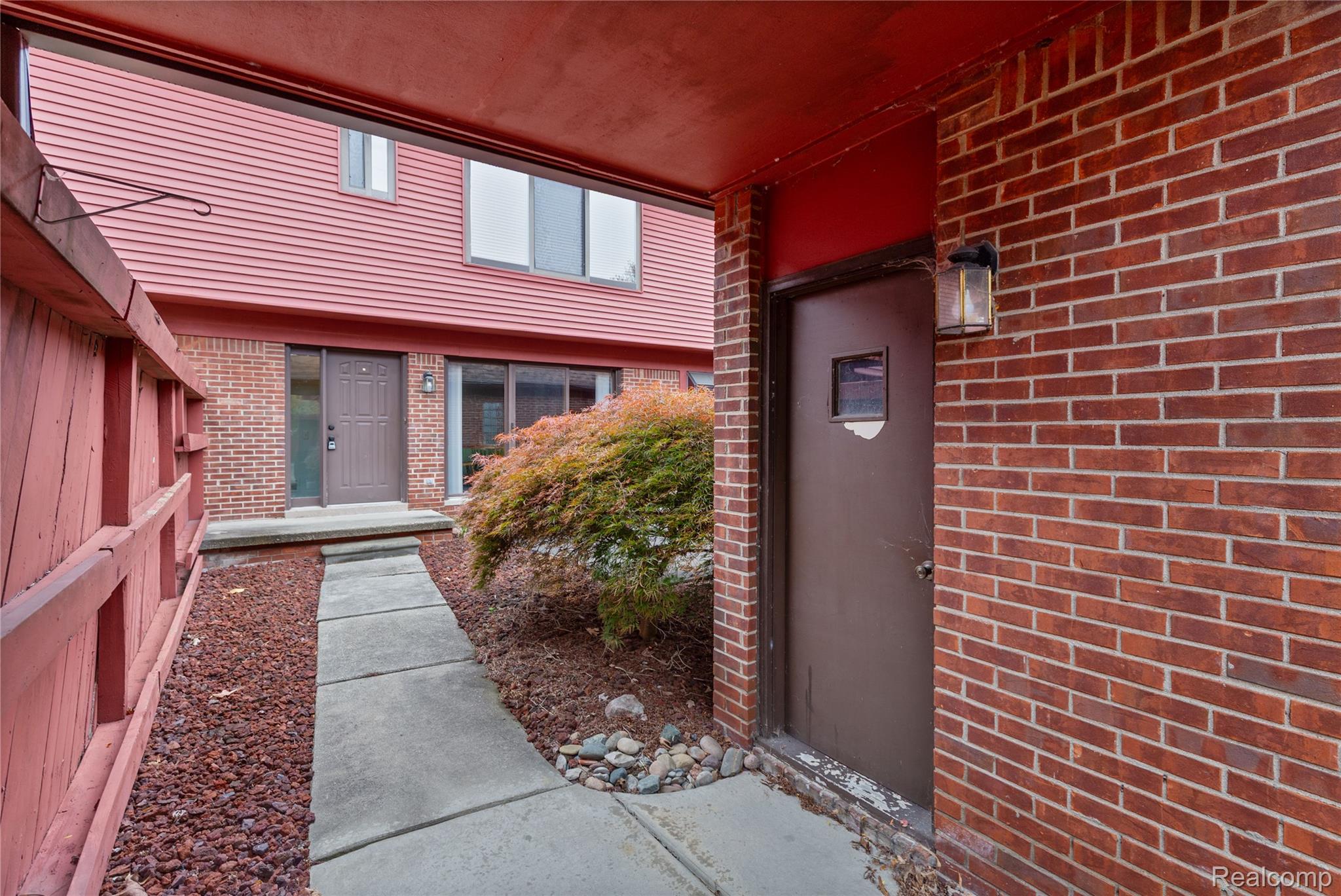 42216 Lochmoor Street