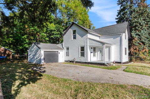 Photo of 11 S Gratiot Avenue, Mt Clemens City, MI 48043 (MLS # 20261084903)