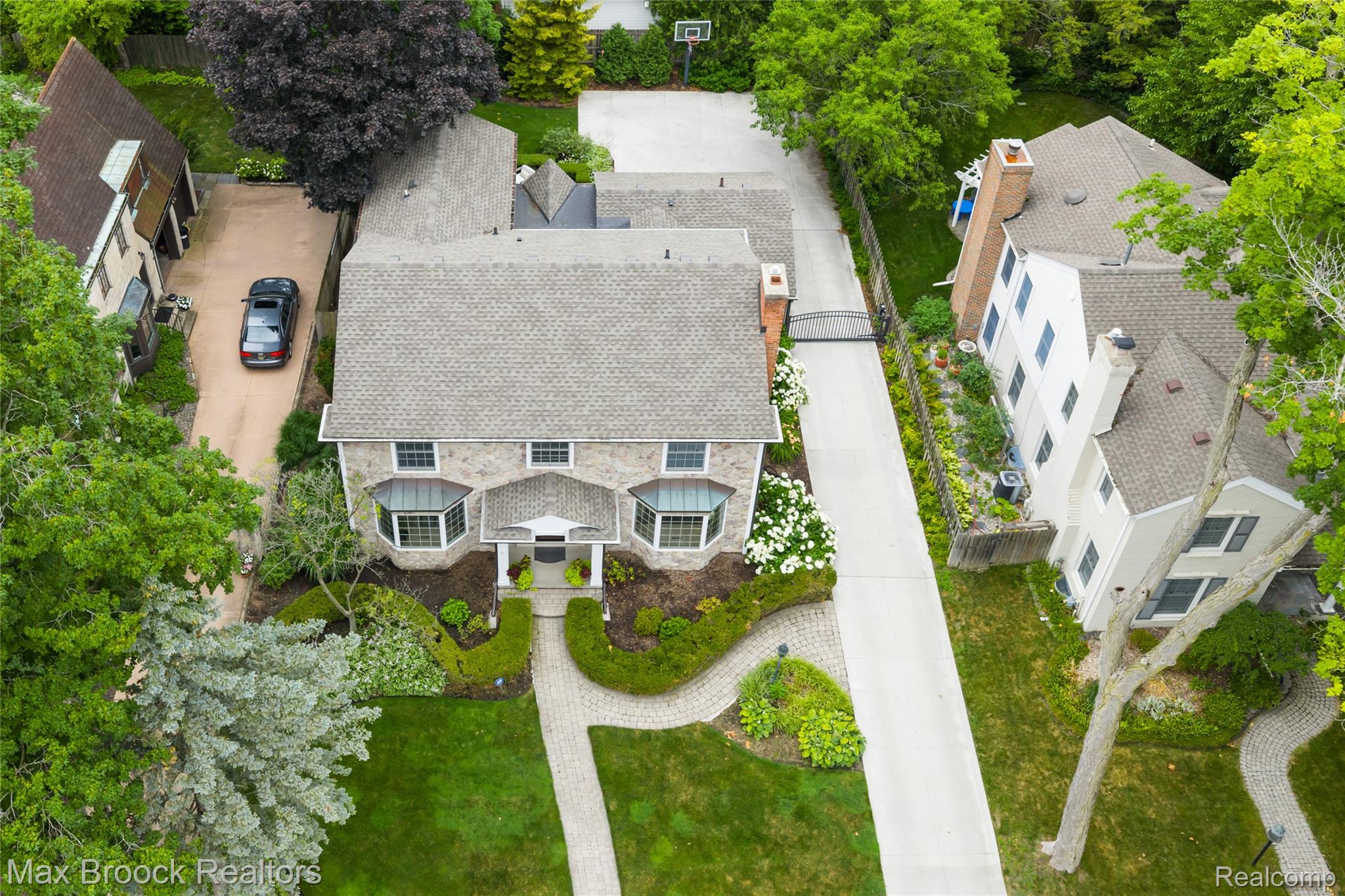 639 N Glenhurst Drive