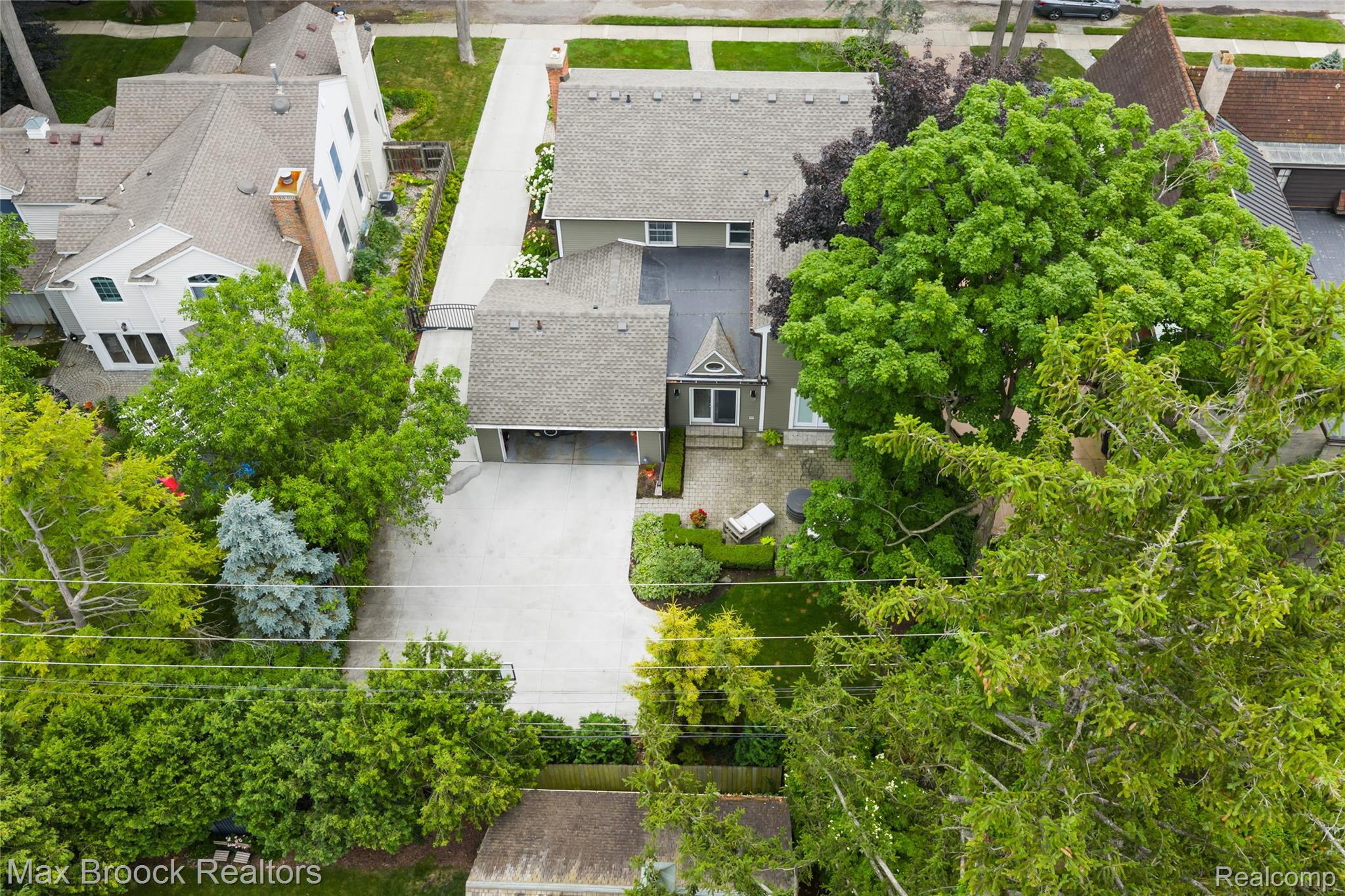 639 N Glenhurst Drive