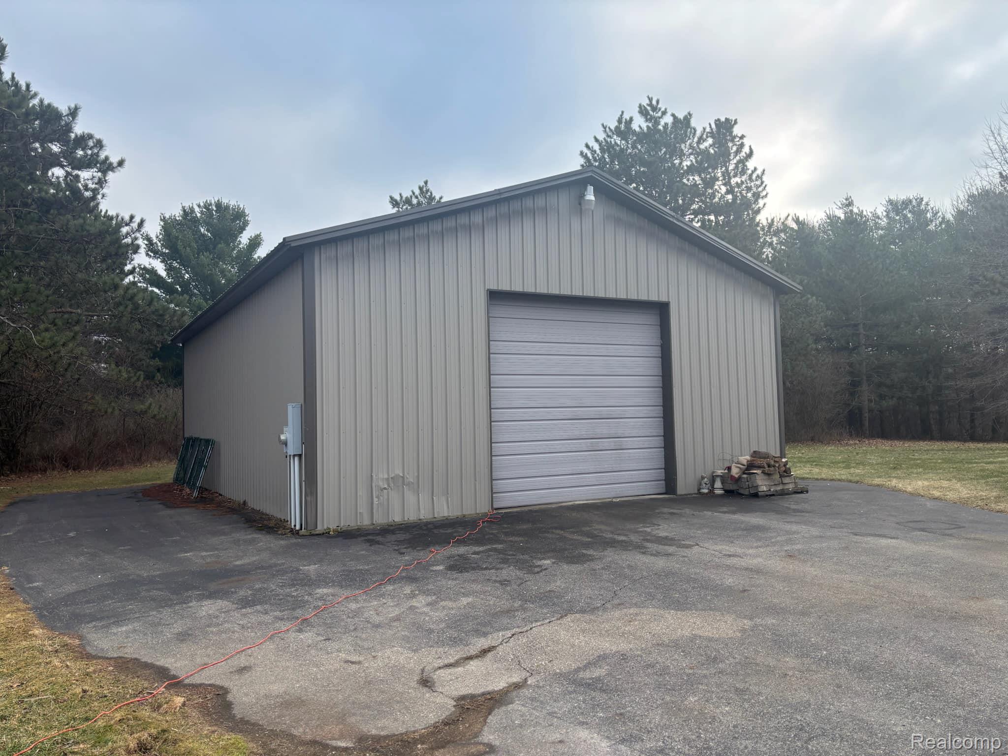 7211 Hewitt Road