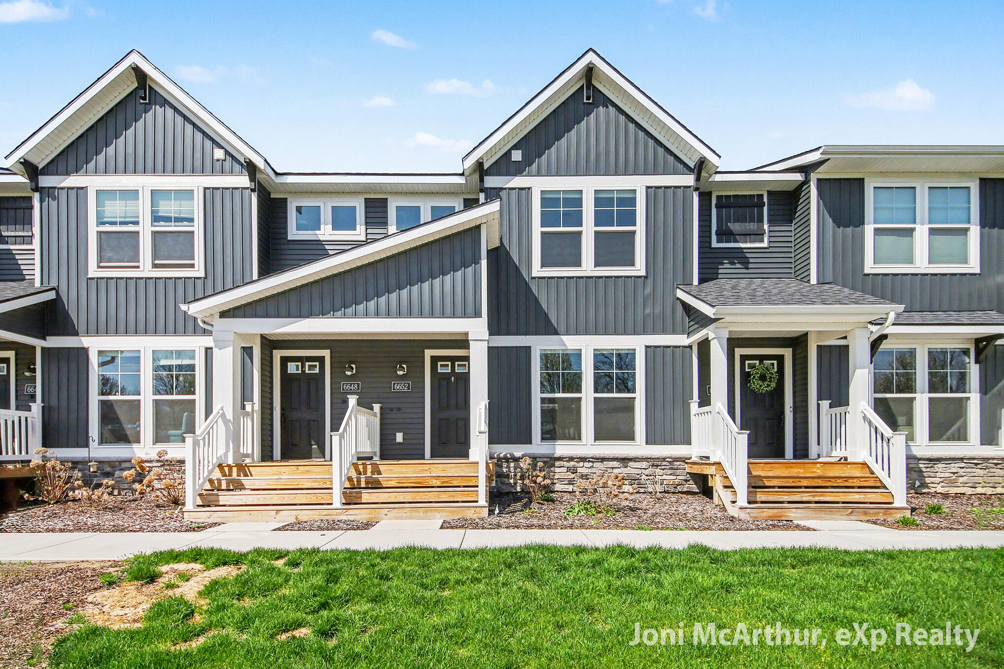 6652 S South Square Lane NE 49