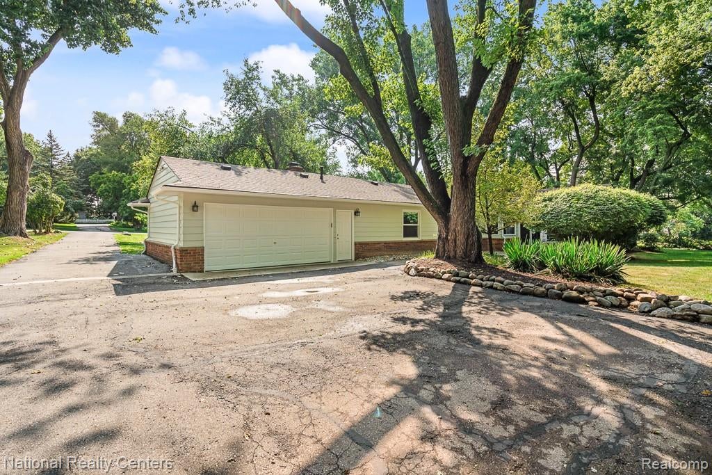 144 W Maryknoll Road