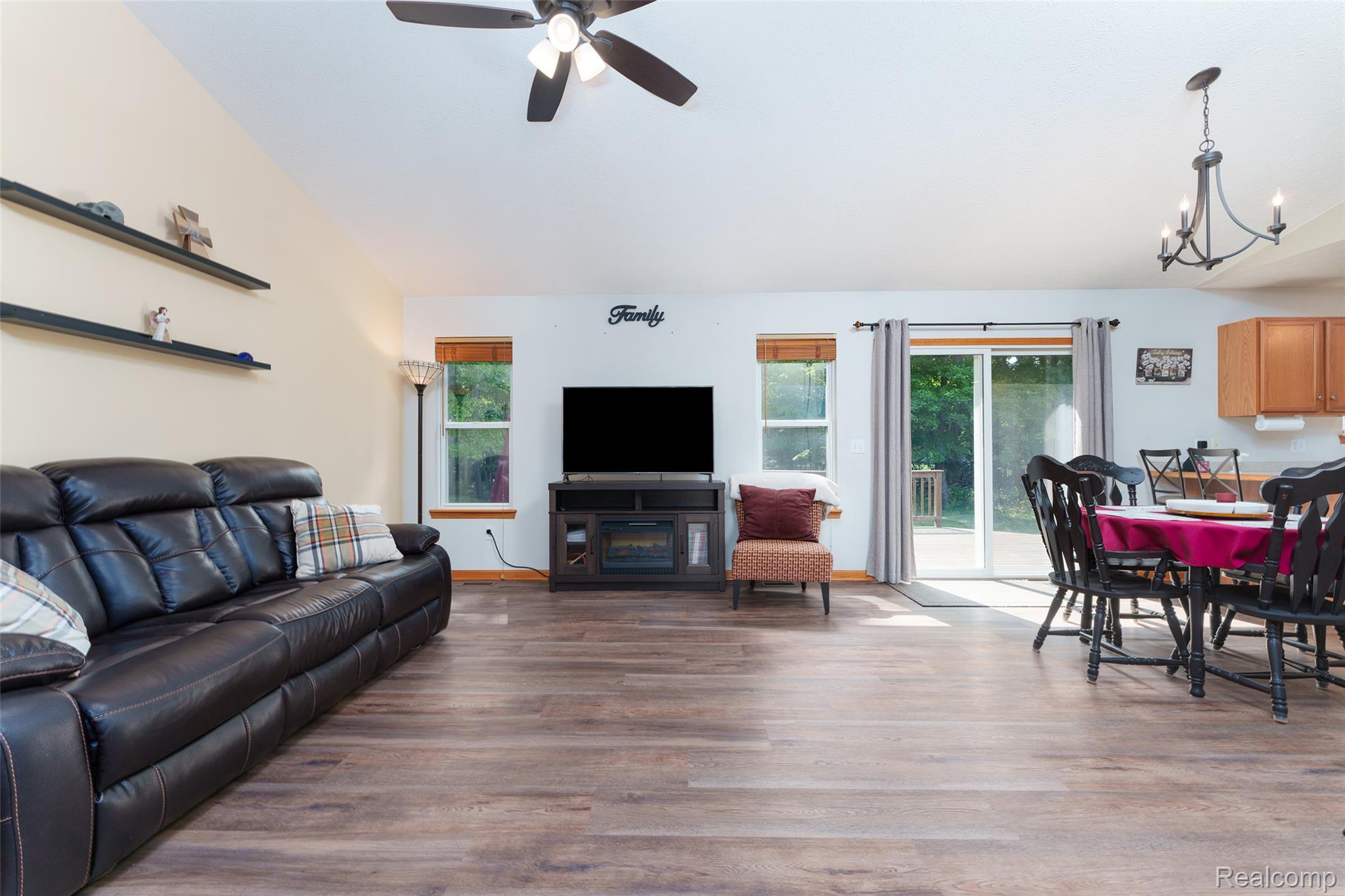 10851 Mackinaw Trail Trail