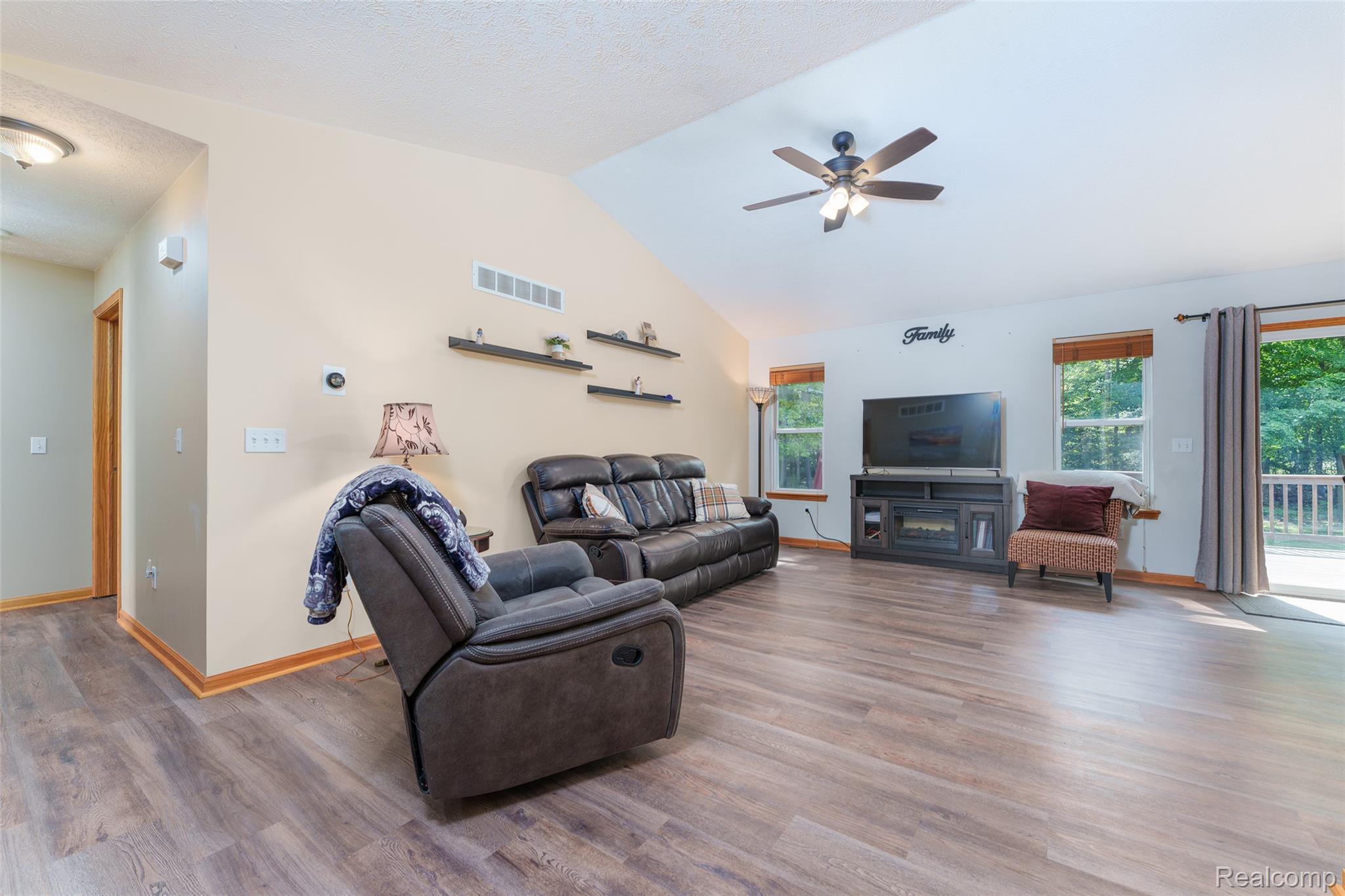 10851 Mackinaw Trail Trail
