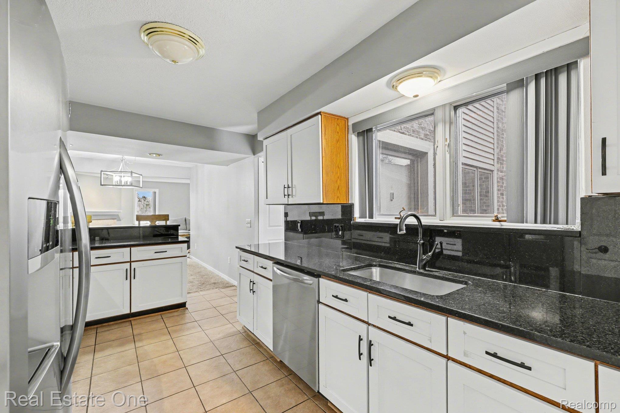 6892 Northcrest Way E