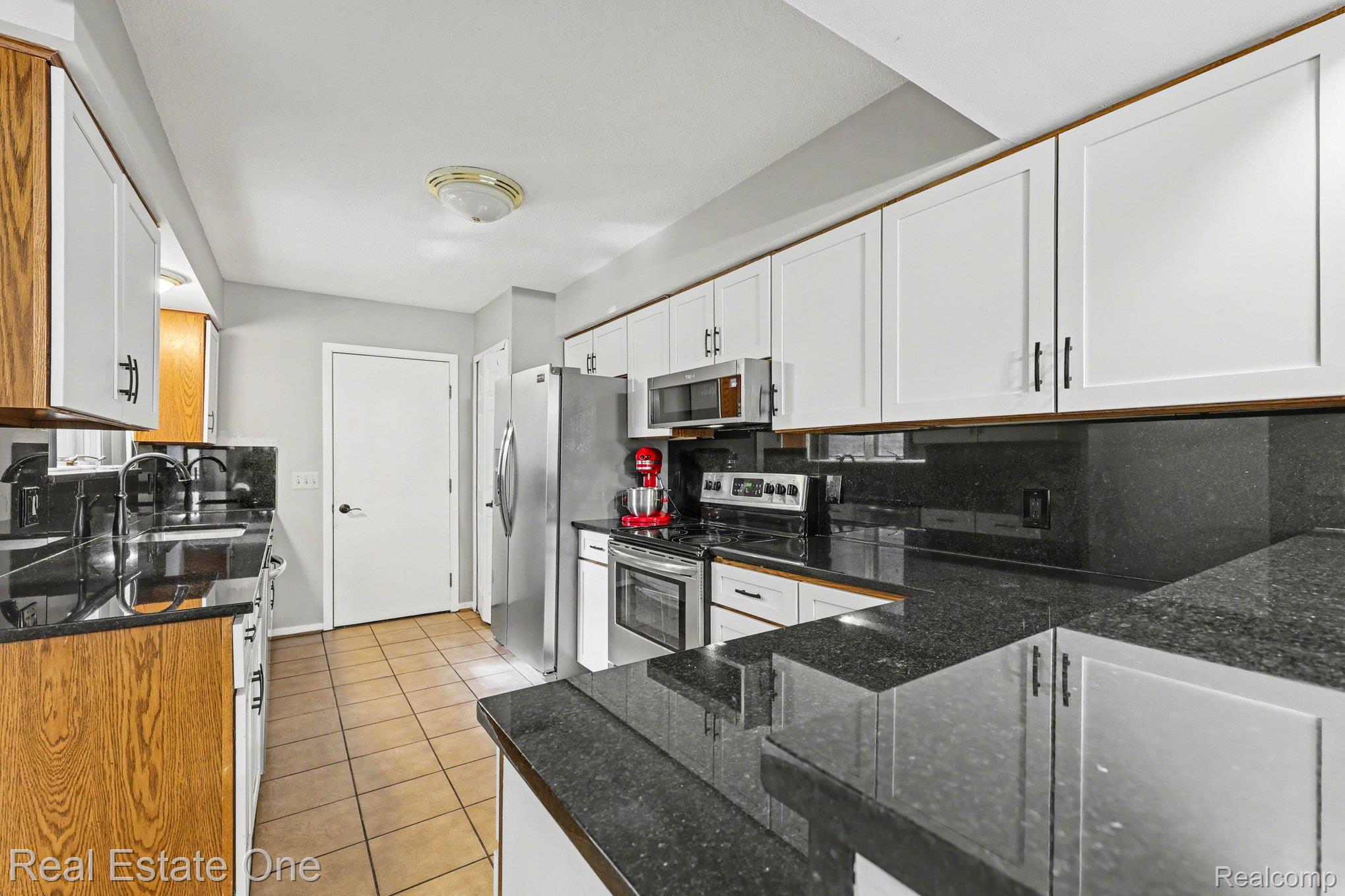 6892 Northcrest Way E